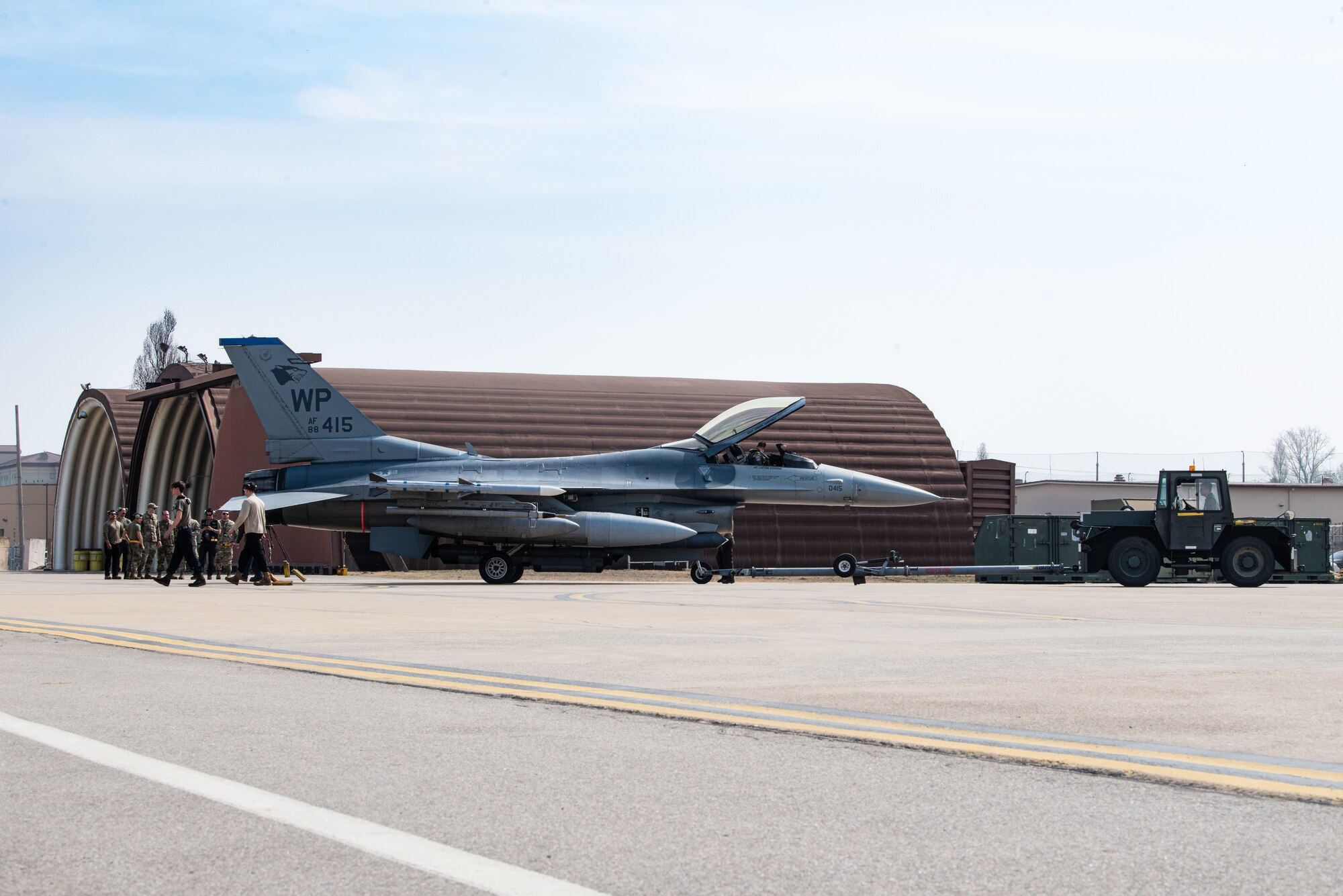 Photo of Airmen, F-16s landing at Osan