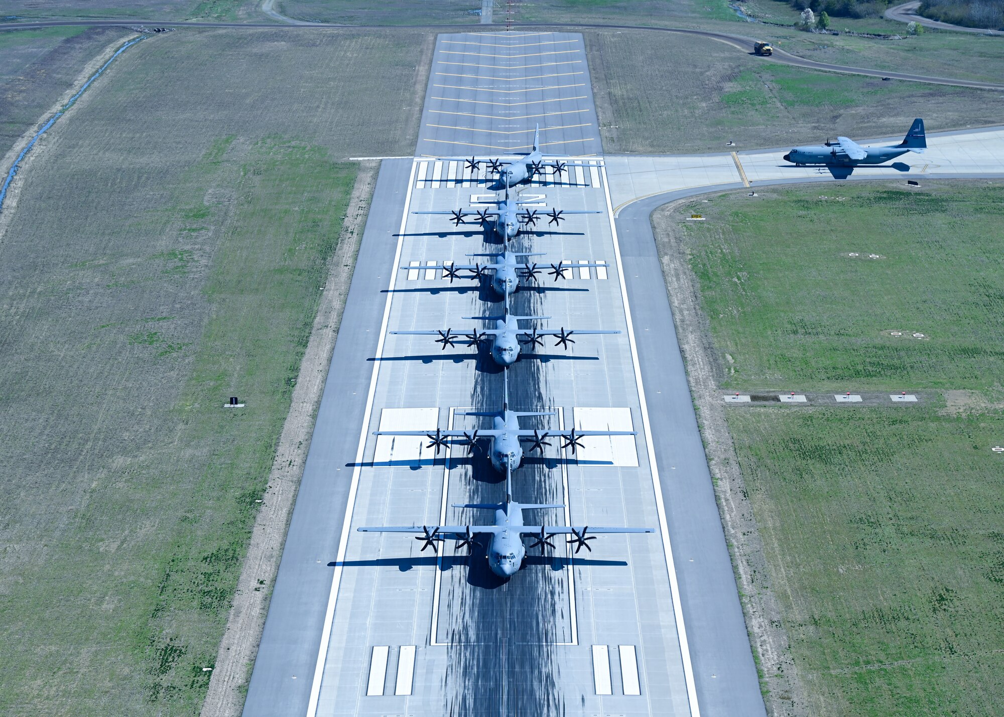 C130 taxi on the runway