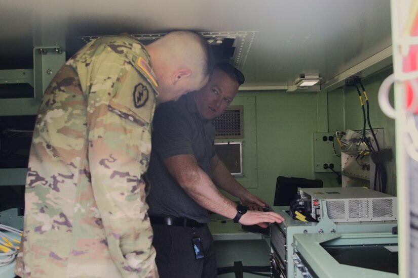 Drexxen Kiefer walks student through operating the Joint Network Node
High Tech Sacramento Regional Training Site - Sacramento graduated its first class of 40 students from the new Network Communications System Specialist (25H) course.