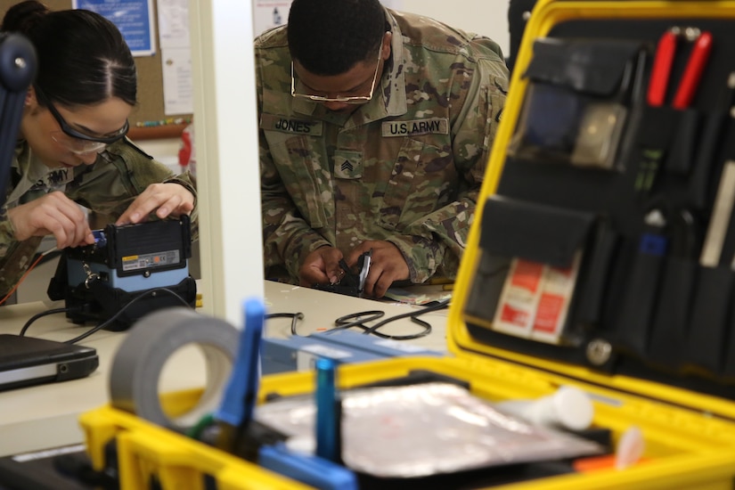 Students learn the cable systems installer maintainers portion of the 25H course.
High Tech Sacramento Regional Training Site - Sacramento graduated its first class of 40 students from the new Network Communications System Specialist (25H) course.