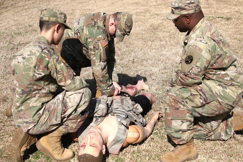 Sgt. Gerald Gipson walks students through different hands-on scenarios based on what they learned in the classroom.
Combat Medic Specialists (68W) from various Reserve and National Guard units reported to the Tass Training Center (TTC) Lee for the 80th Training Command’s 94th Training Division’s 68W recertification training.