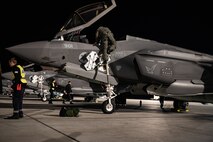 Israeli pilot climbs up F-35 ladder