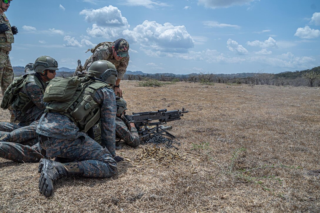Guatemala Soldiers from the Third Infantry Brigade conduct weapons training in Jutiapa, Guatemala.