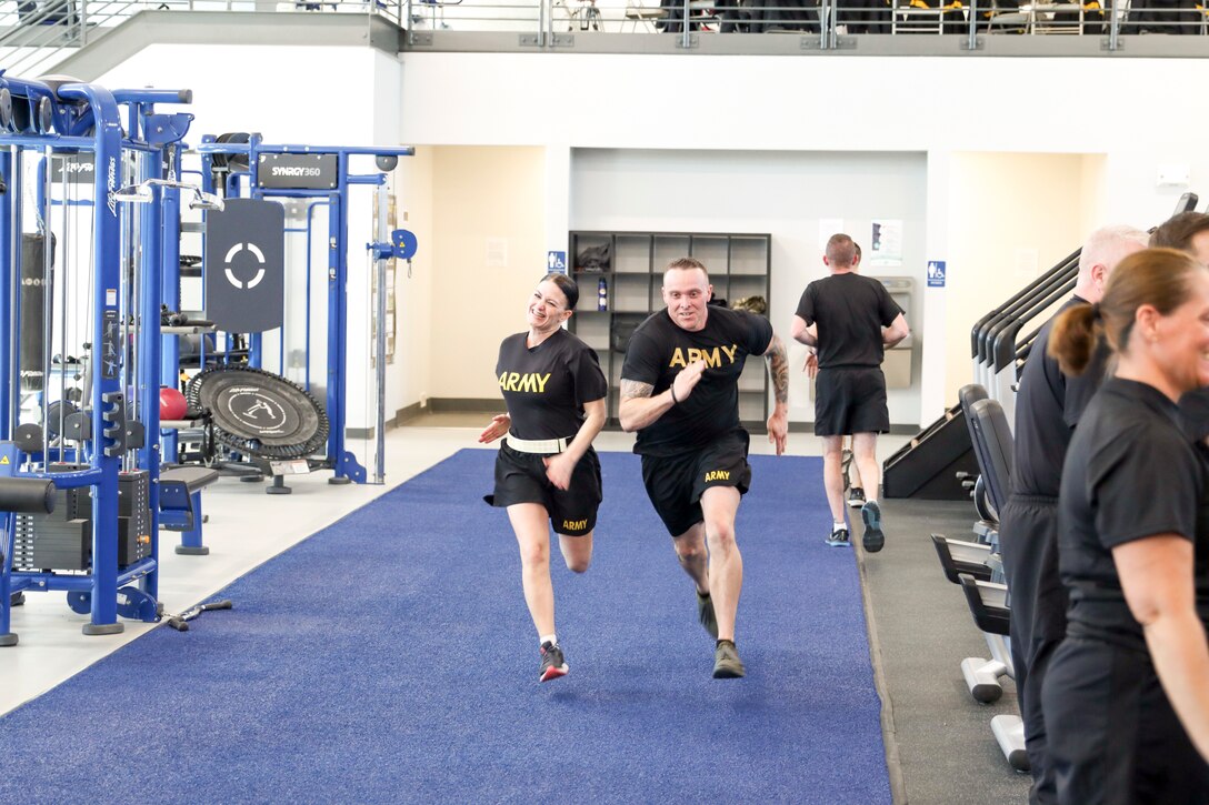 Recruiters race to the finish during H2F Performance Course