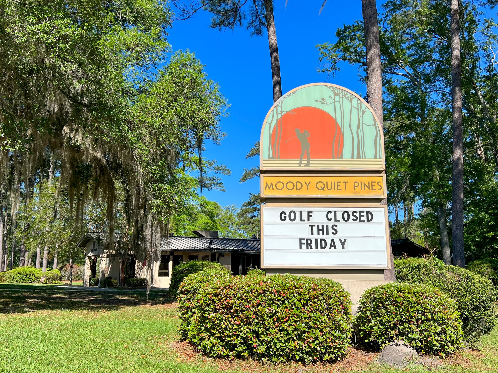 Golf course sign