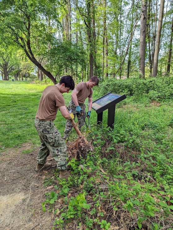 Midshipman from the U.S. Naval Academy participated in an environmental cleanup at Greenbury Point in commemoration of Earth Day.