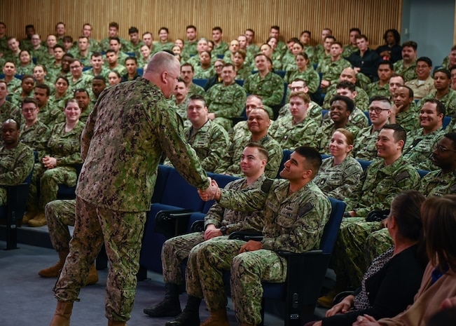 MCPON James Honea visits the Office of Naval Intelligence