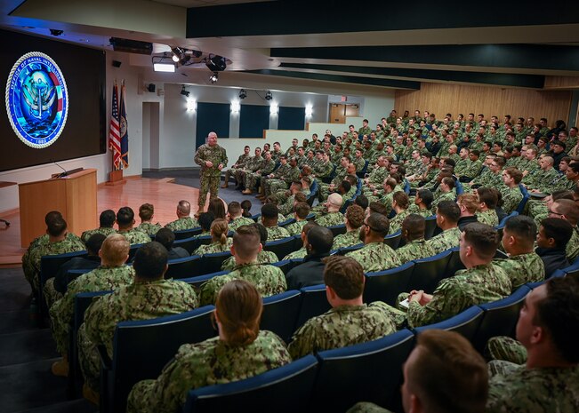 MCPON James Honea visits the Office of Naval Intelligence