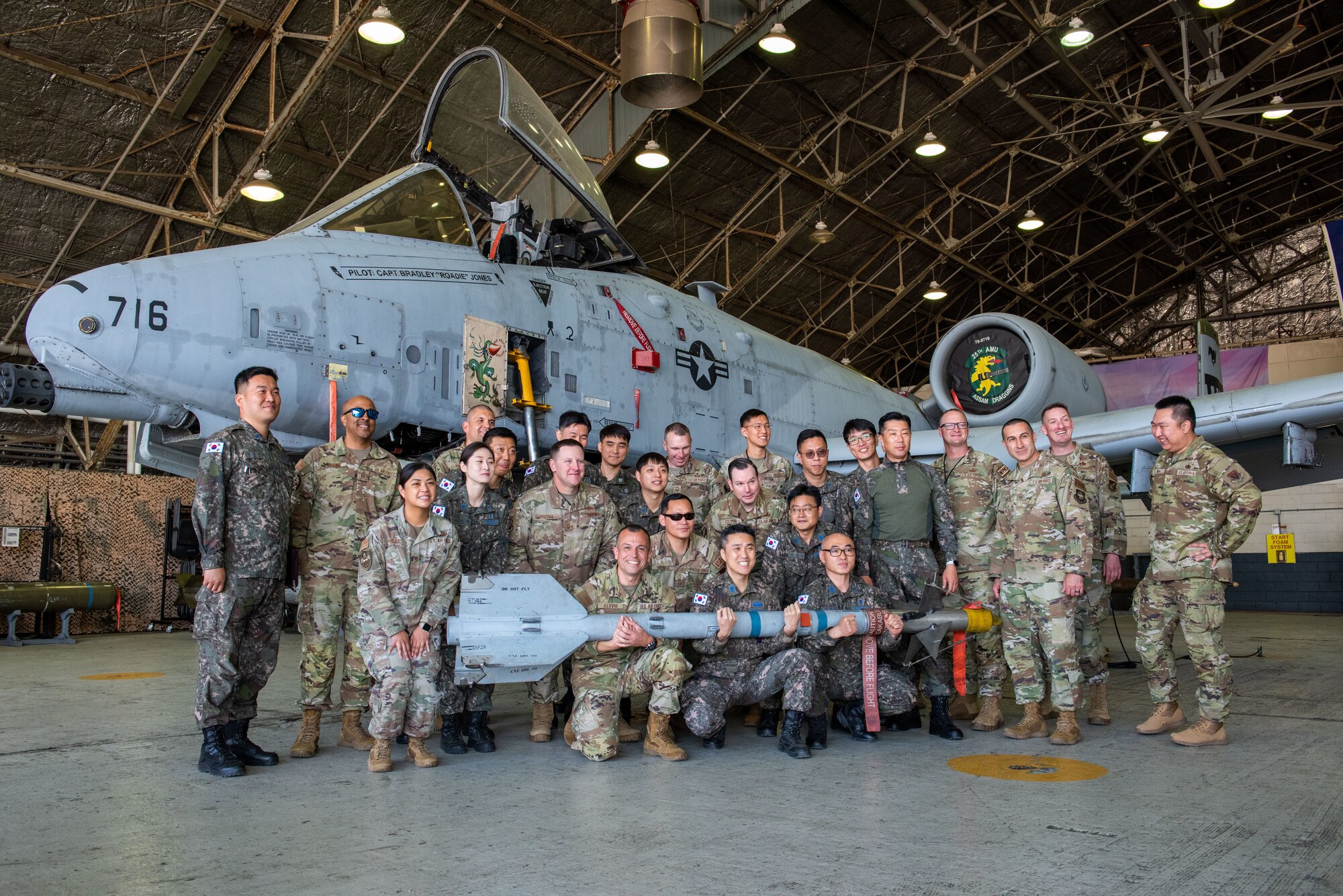Photo of Airmen and Republic of Korea Air Force members
