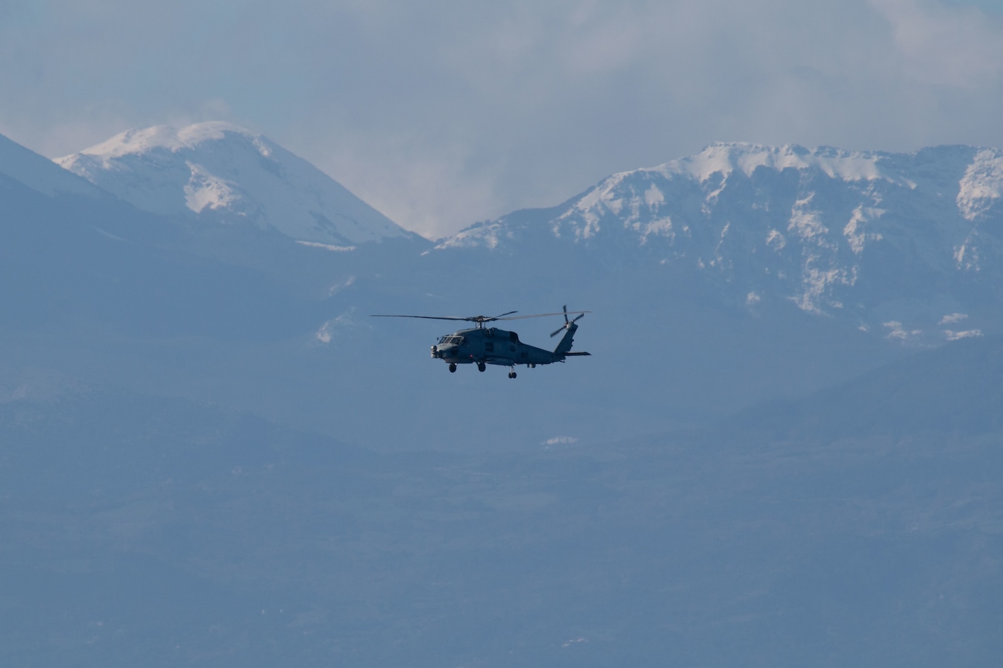 MH60R “Jaguar 606” of Helicopter Maritime Strike Squadron 60 (HSM 60) takes flight during DYNAMIC GUARD 22 in the Gulf of Taranto.