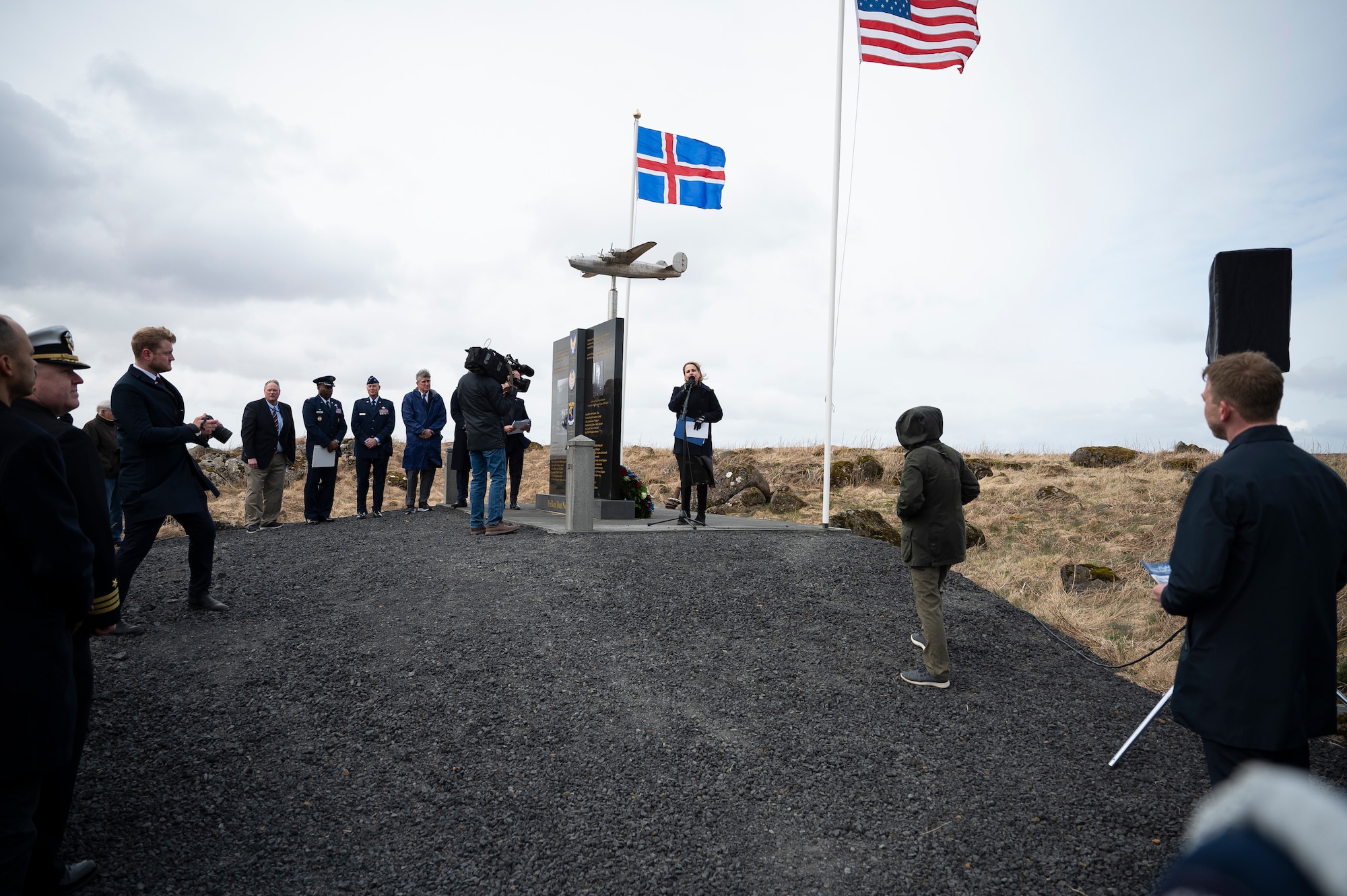 Icelandic, US citizens honor World War II bomber crew with ceremony