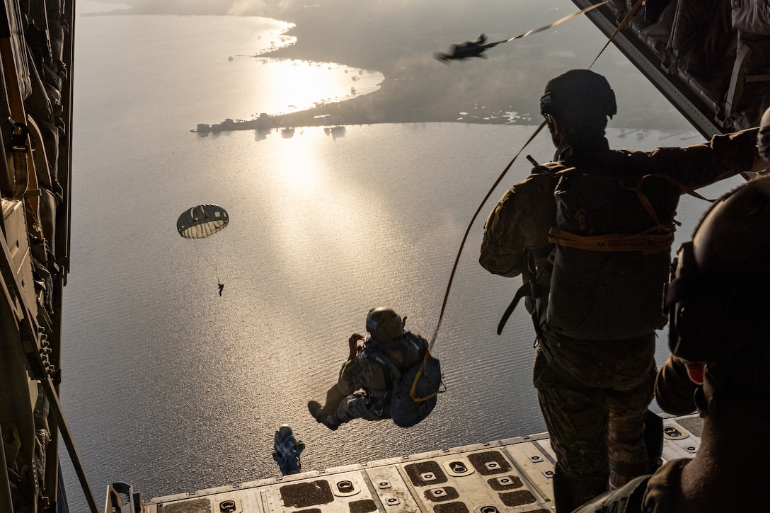 Marine Aerial Refueler Transport Squadron (VMGR) 252 participated in the 16th Annual Emerald Warrior exercise, a field-training exercise designed to prepare special operations forces, conventional force enablers, international partner forces and interagency elements to integrate in a complex and evolving security environment. VMGR-252 is a subordinate unit of 2nd Marine Aircraft Wing, the aviation combat element of II Marine Expeditionary Force. (U.S. Marine Corps photo by Lance Cpl. Orlanys Diaz Figueroa)