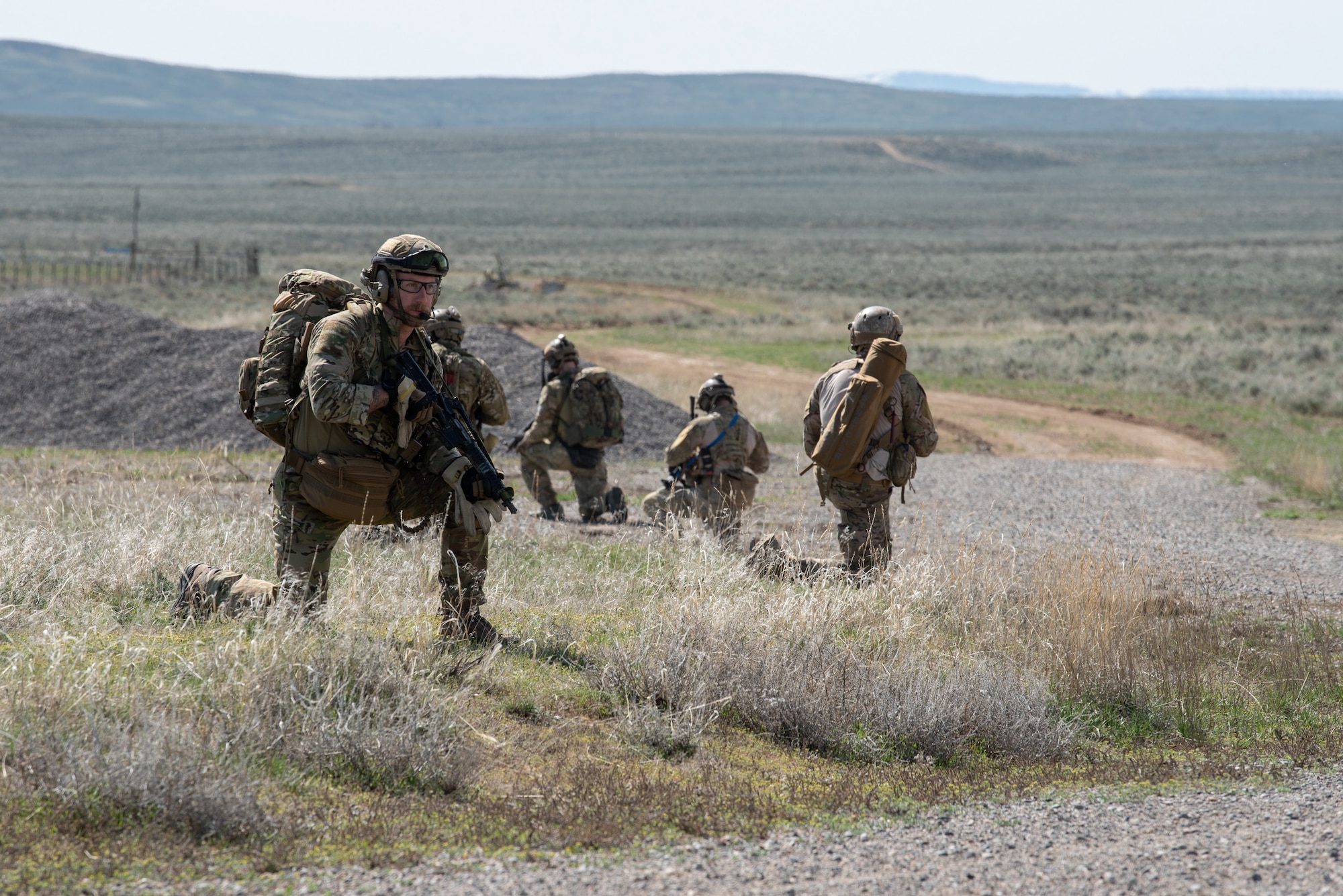 Airmen with the Kentucky Air National Guard’s 123rd Special Tactics Squadron perform combat search-and-rescue during Exercise Agile Chariot near Riverton, Wyoming, May 2, 2023. Agile Chariot tested Agile Combat Employment capabilities, including using smaller, more dispersed locations and teams to rapidly move and support aircraft, pilots and other personnel wherever they’re needed. (U.S. Air National Guard photo by Master Sgt. Phil Speck)