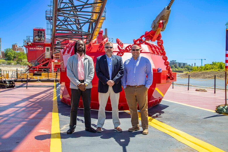The U.S. Army Corps of Engineers Memphis District officially launched its new, $25.5 million Bank Grading Unit (BGU), “Grader 1”, with a May 2 christening ceremony on a boat ramp located in downtown Memphis, Tennessee.