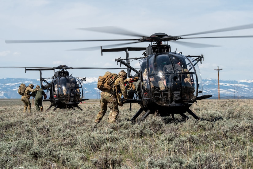 A pair of MH-6M Little Birds from the 160th Special Operations Aviation Regiment extract 123rd Special Tactics Squadron Airmen during Exercise Agile Chariot near Riverton, Wyoming, May 2, 2023. Agile Chariot tested Agile Combat Employment capabilities, including using smaller, more dispersed locations and teams to rapidly move and support aircraft, pilots and other personnel wherever they’re needed. (U.S. Air National Guard photo by Master Sgt. Phil Speck)