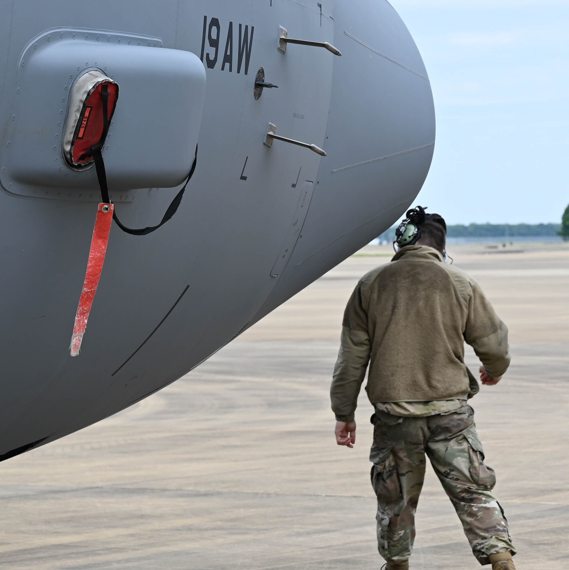 Airmen conduct pre flight operations during excercise Green Flag Little Rock 23-07
