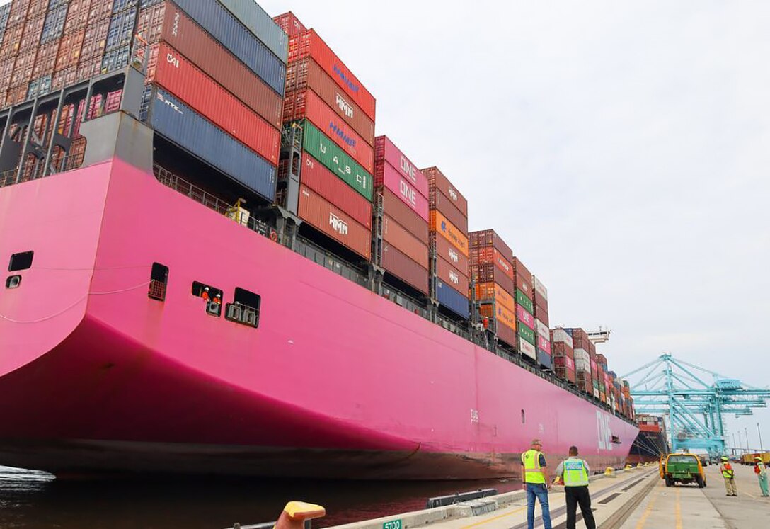 MV One Stork calls at Jacksonville