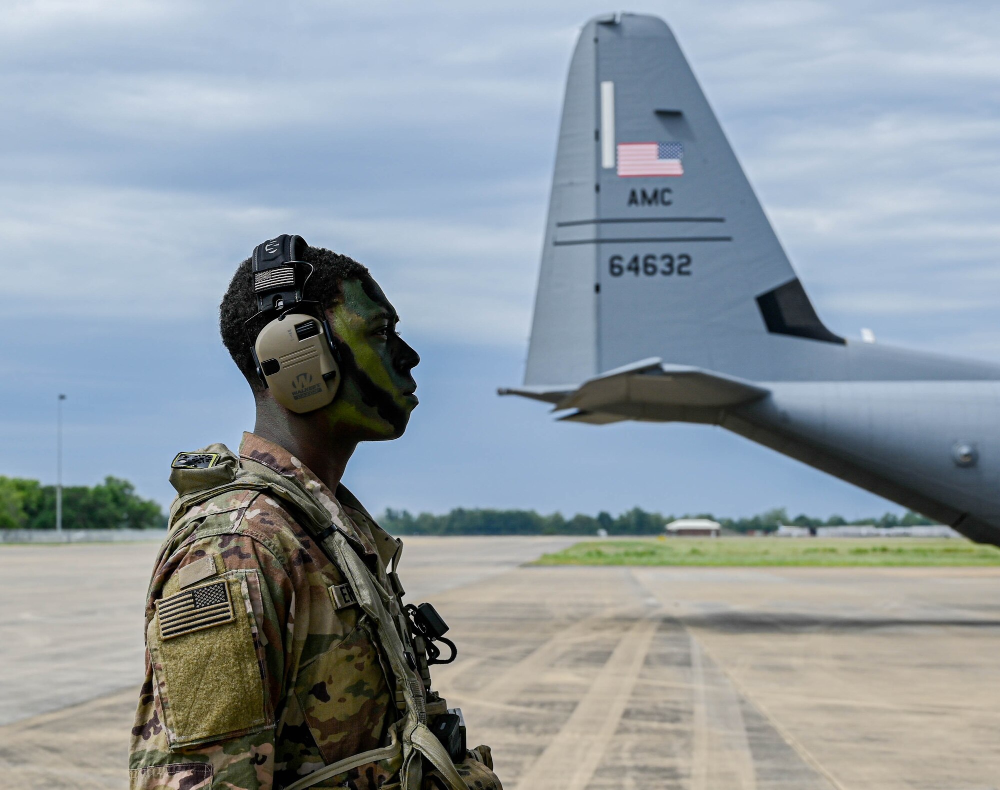 Airmen conduct pre flight operations during excercise Green Flag Little Rock 23-07