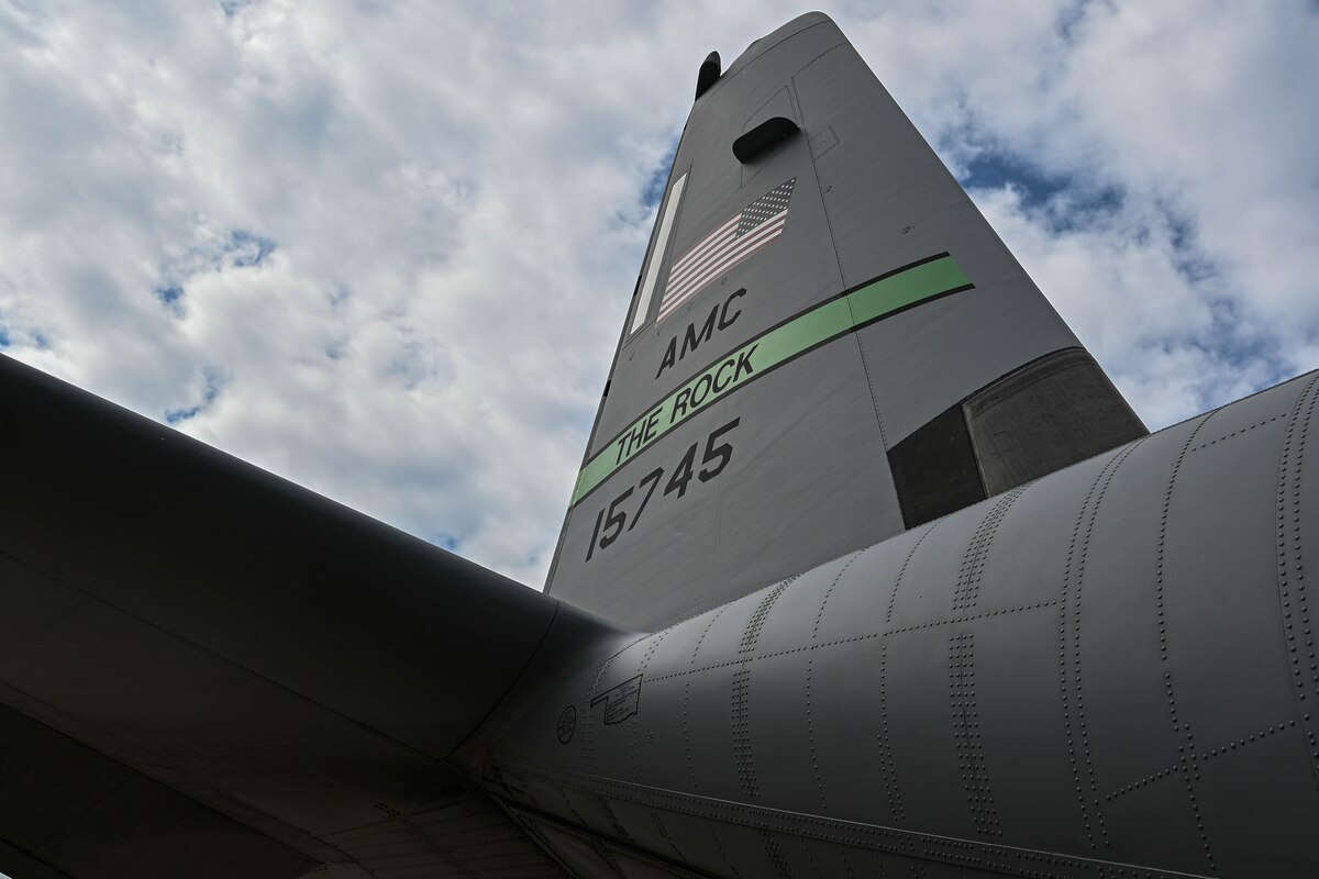 Airmen conduct pre flight operations during excercise Green Flag Little Rock 23-07