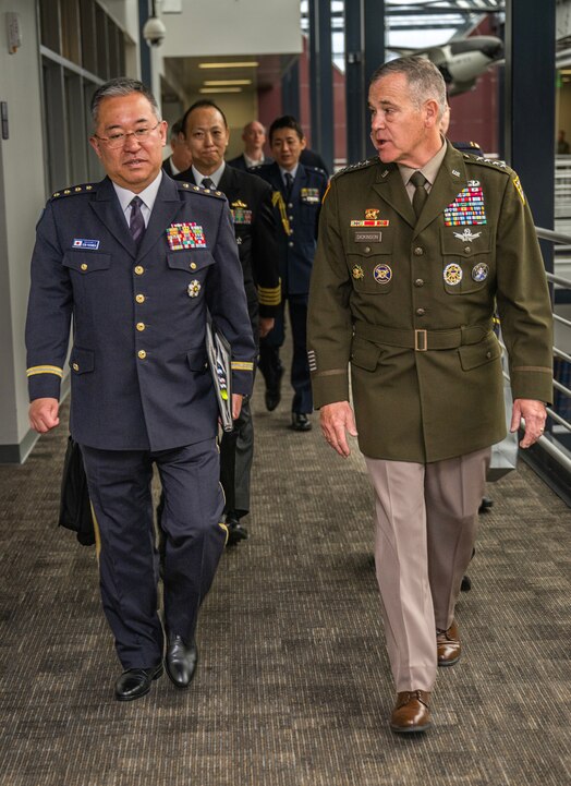  USSPACECOM hosts Chairman of the Japanese Joint Staff