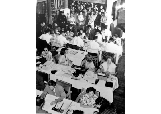 “Taking Orders,” 15 August 1949. People waiting to buy Levitt homes. Six hundred and fifty people took title that day. Image courtesy Levittown Public Library.