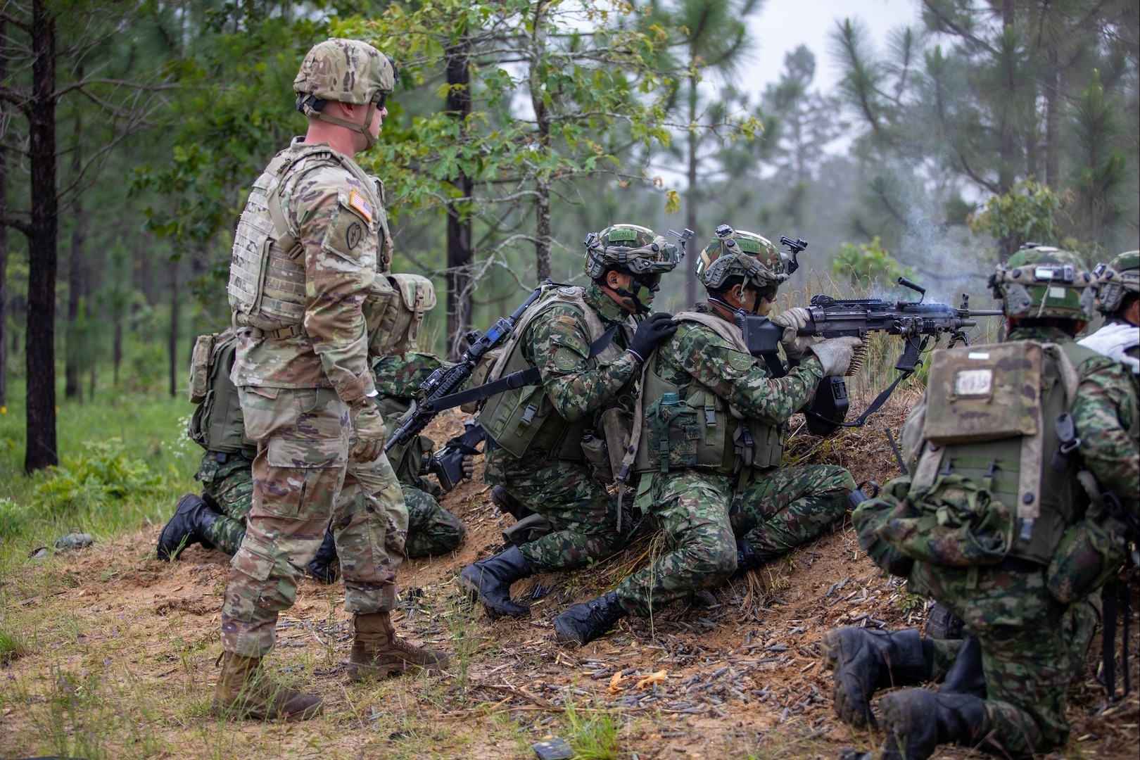 US, Colombian armies strengthen partnership during training rotation > U.S.  Southern Command > News