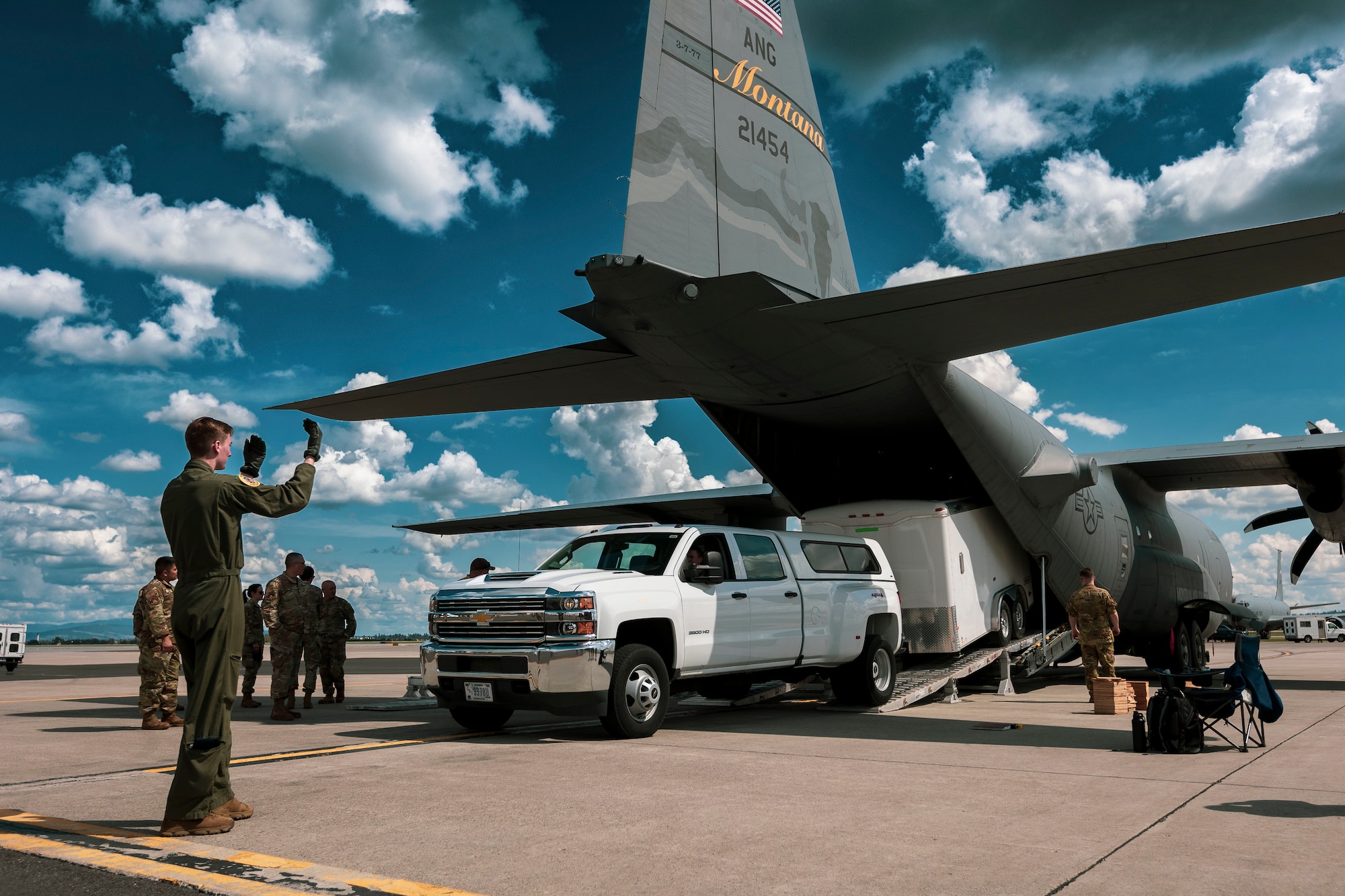 U.S. Army Soldiers and Airmen with the Washington National Guard’s 10th Homeland Response Force train alongside the 92nd Logistic Readiness Squadron on rapid-deployment air-load operations at Fairchild Air Force Base, Spokane, Wash., May 10-11, 2023. As part of the National Guard’s domestic response capabilities, the HRF and CERFP (CBRNE Enhanced Response Force Package) must be able to quickly mobilize and deploy by ground or air and self-sustain for five days.