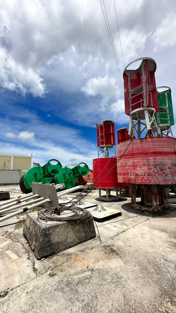 Buoys secured to sinkers