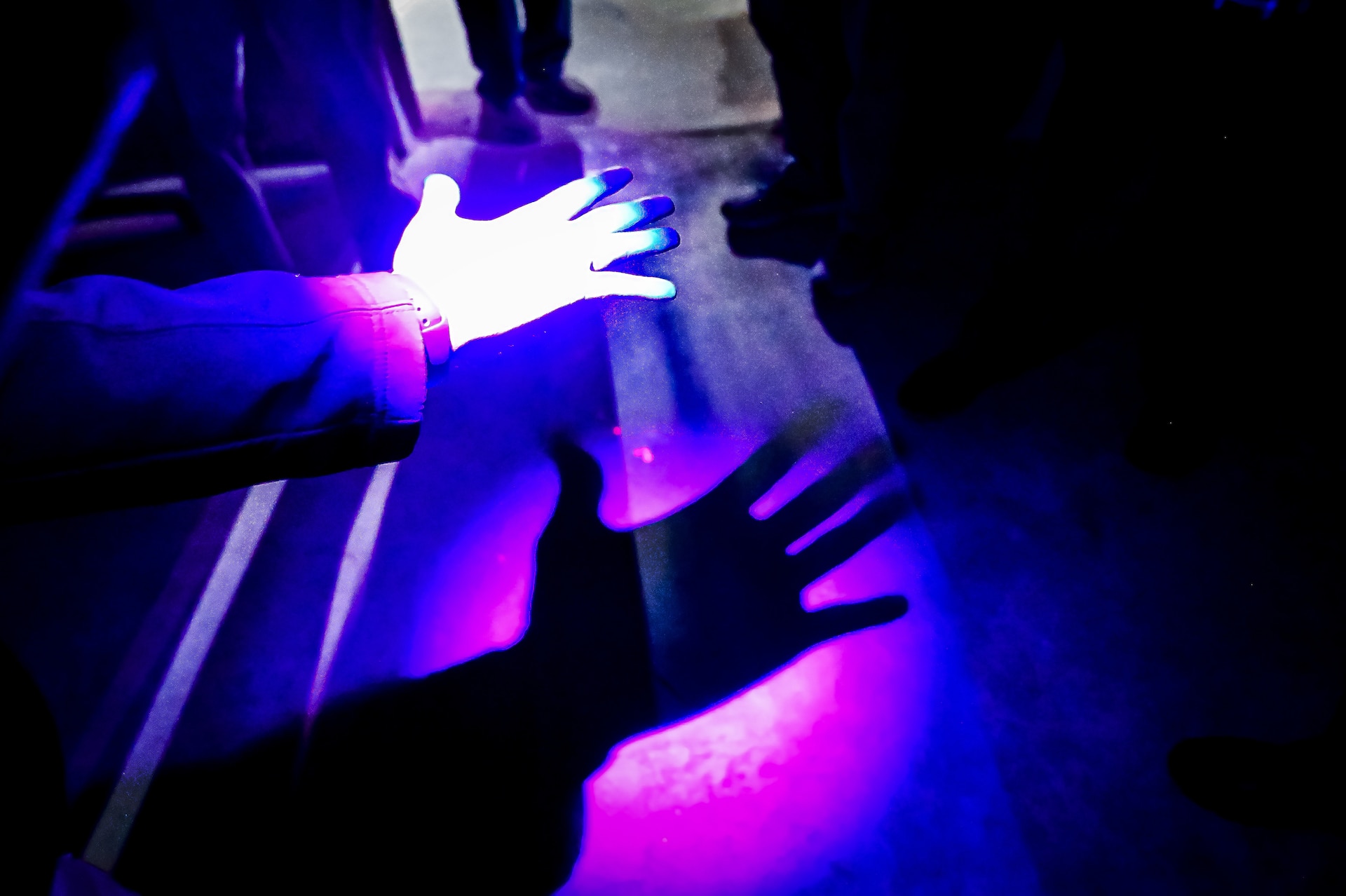 U.S. Army Reserve Criminal Investigation Division Special Agents participate in their annual training ‘Guardian Shield’ during May, 2023, at Joint Base McGuire-Dix-Lakehurst, N.J. CID is made up of professional, federal law enforcement officers who investigate felony crimes. CID Special Agents are commonly in suits and plain clothes as they conduct their investigations. Military Police officers are uniformed officers who may perform traffic duties on base, law and order policing, or detainee and detention operations abroad. Annual trainings like GS23 are essential to mission success not only for classroom and weapons qualifications, but also for agents to network and leverage experience from multiple law enforcement backgrounds.
