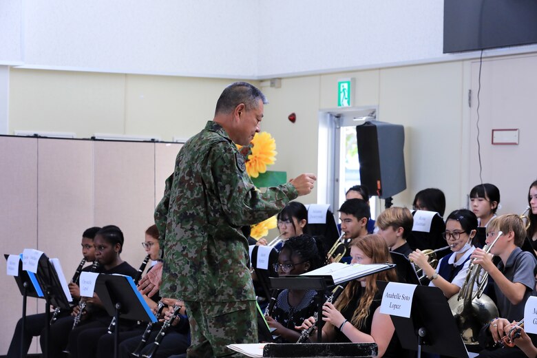 北谷町美浜にある海兵隊キャンプ・レスターでフレンドシップ音楽祭が開催されました。