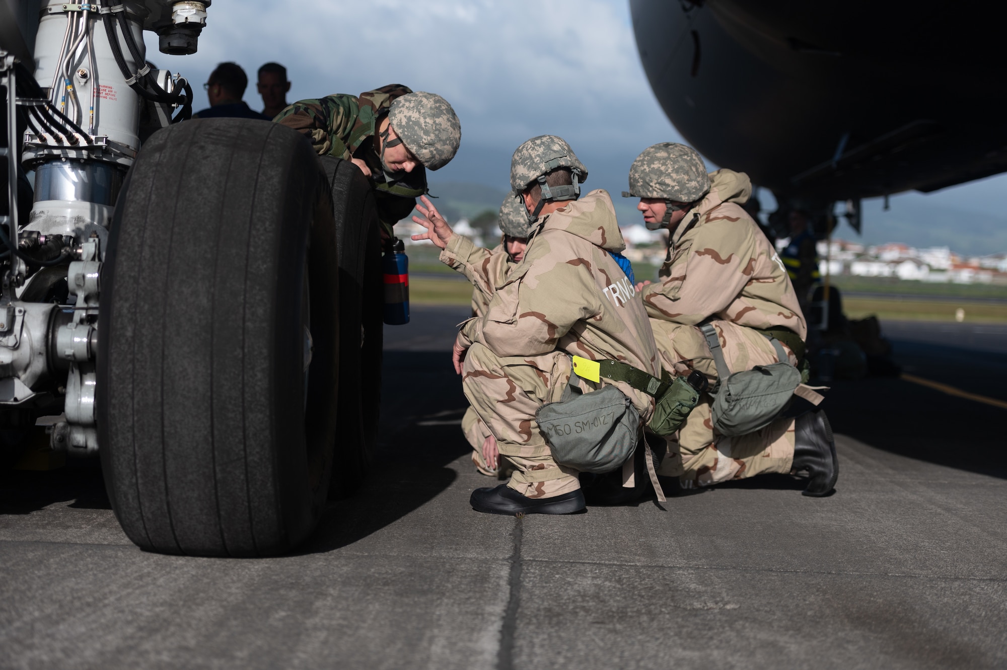 Maintainers learn about tires and brakes.