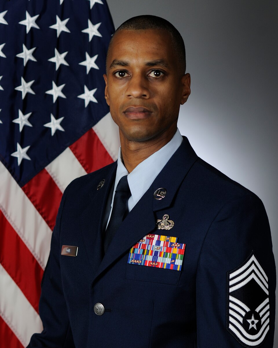 Chief Master Sergeant Robert B. Jones bio photo (courtesy).