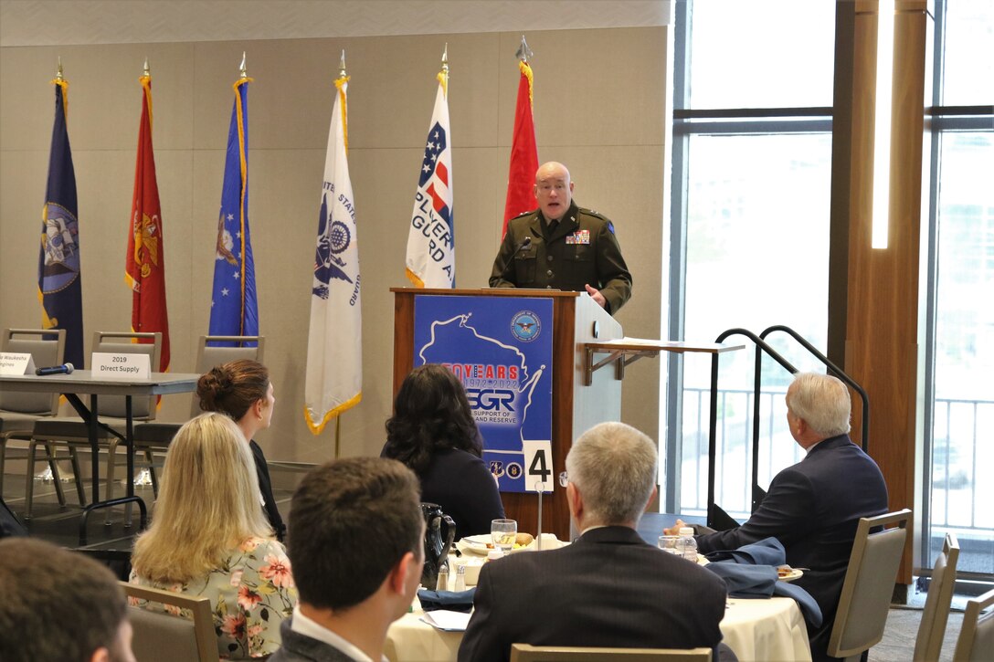 88th Readiness Division commander featured speaker at Milwaukee ESGR breakfast