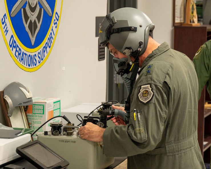 8th Air Force leadership visits Minot AFB