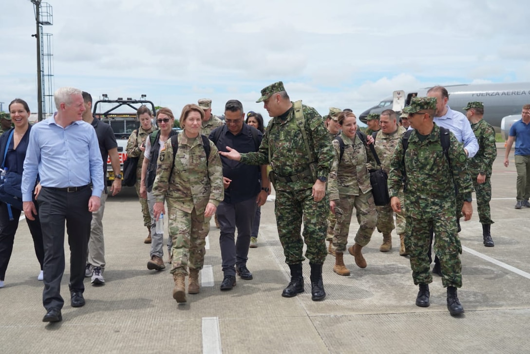 U.S. Army Gen. Laura Richardson, commander of U.S. Southern Command, visits the northwest border of Colombia to see firsthand how Colombian security forces are addressing the dire humanitarian situation in Darién.