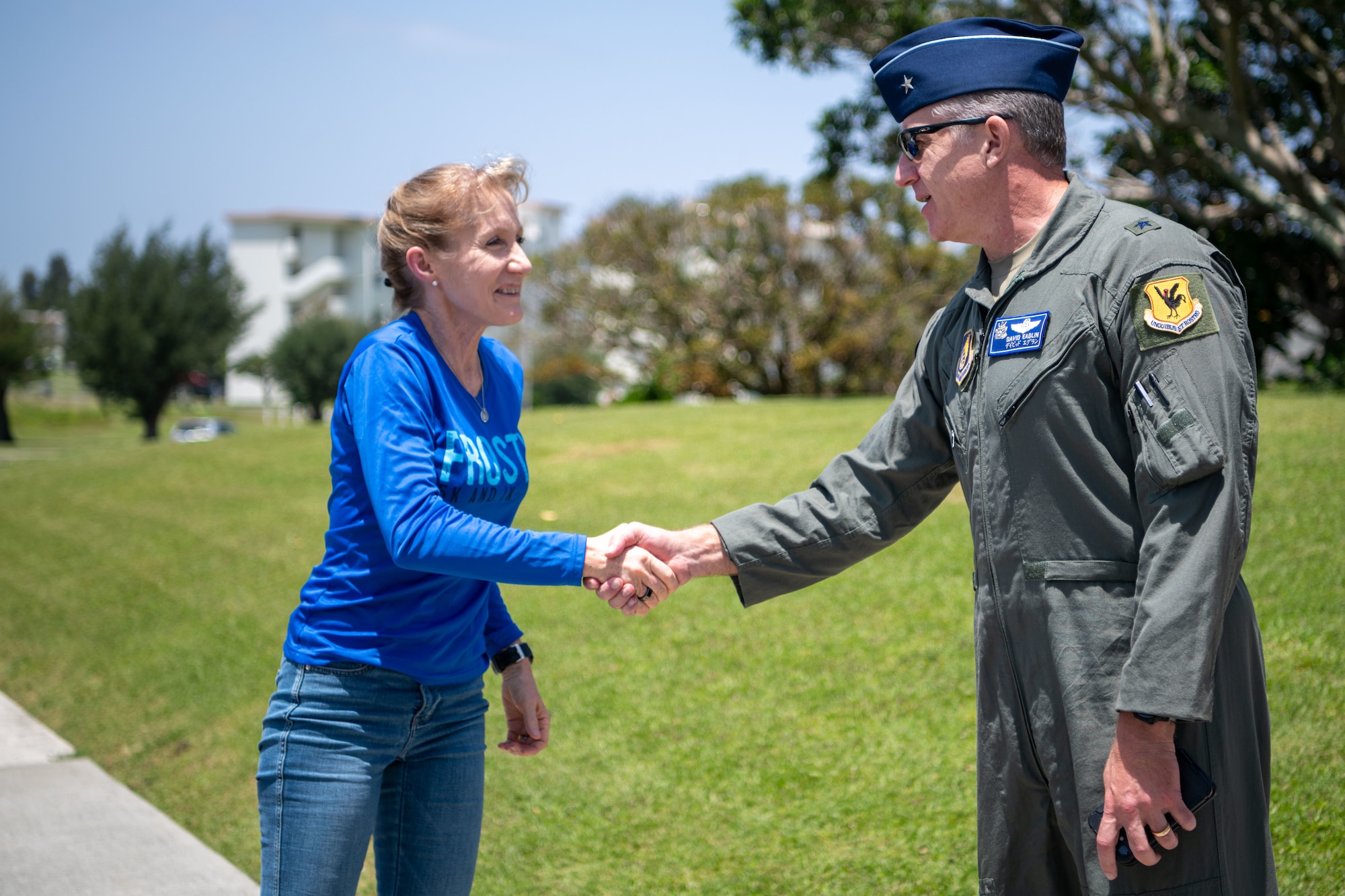 Brig. Gen. Eaglin greets Maj. Gen Leavitt as she arrives on Kadena Air Base