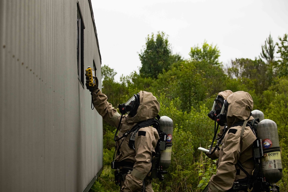 ready-and-capable-26th-meu-marines-complete-cbrn-hazard-advanced