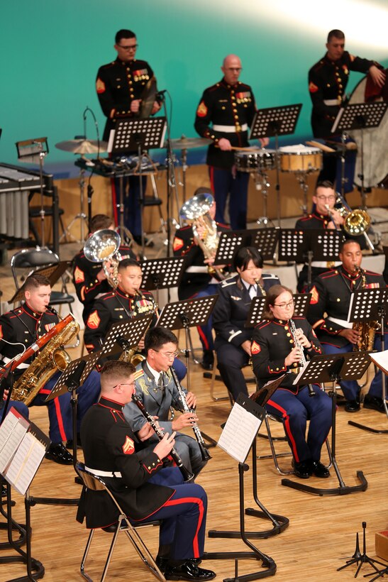 今年の第三海兵遠征軍音楽隊のスプリングコンサートはゲストに世界的に有名なブラスクインテット、ボストンブラスを迎え友情出演で陸上自衛隊第１５音楽隊と南西航空音楽隊が参加する豪華なイベントとなりました。