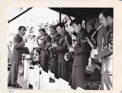 U.S. Air Force musicians perform at the 2nd Aeronautical and Space Exposition, Buenos Aires, Argentina, October 1972. (Source: U.S. Air Force, NARA)