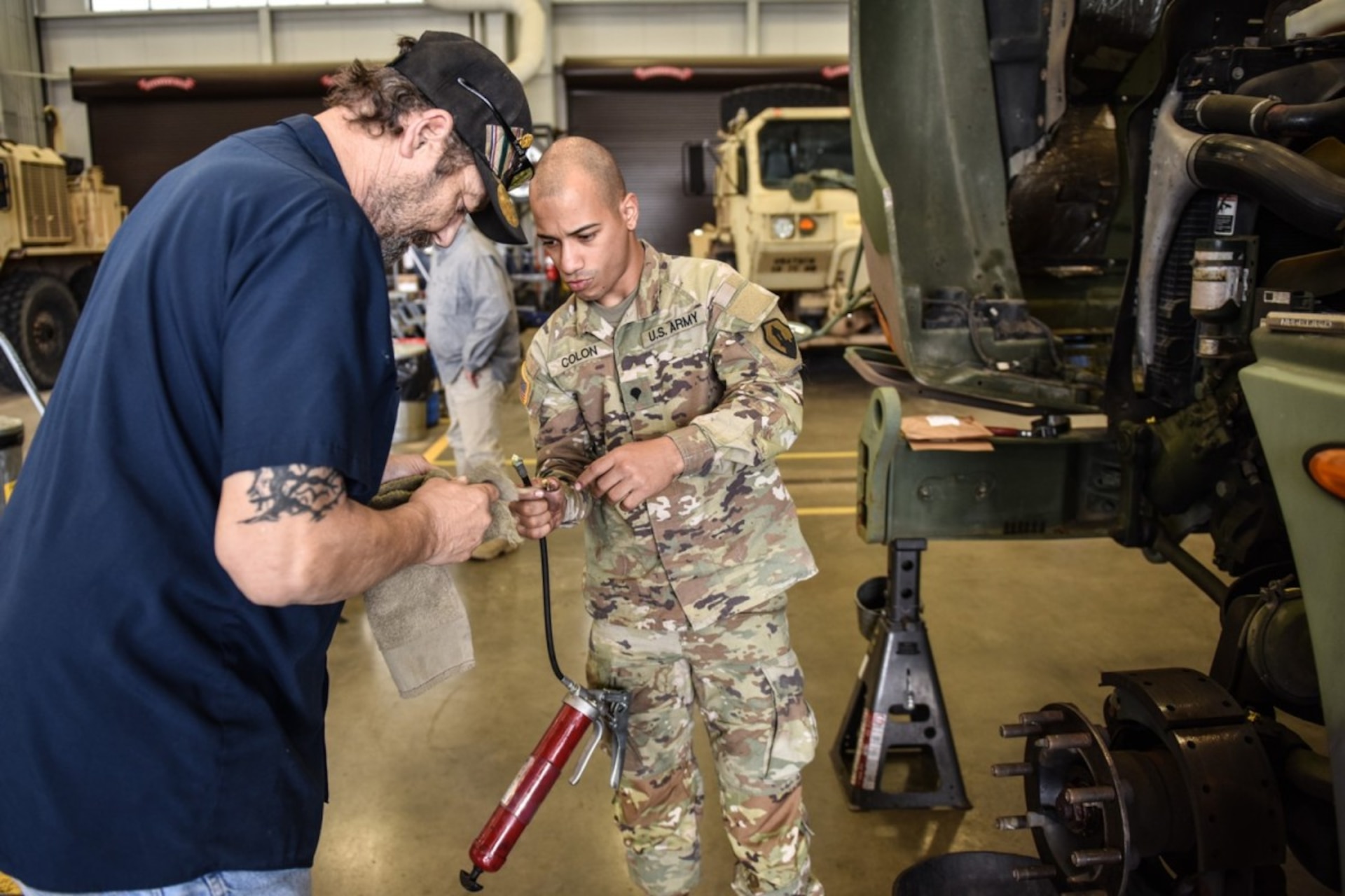 Army Reserve Soldiers travel more than 2,000 miles to train with Fort Leonard Wood subject matter experts