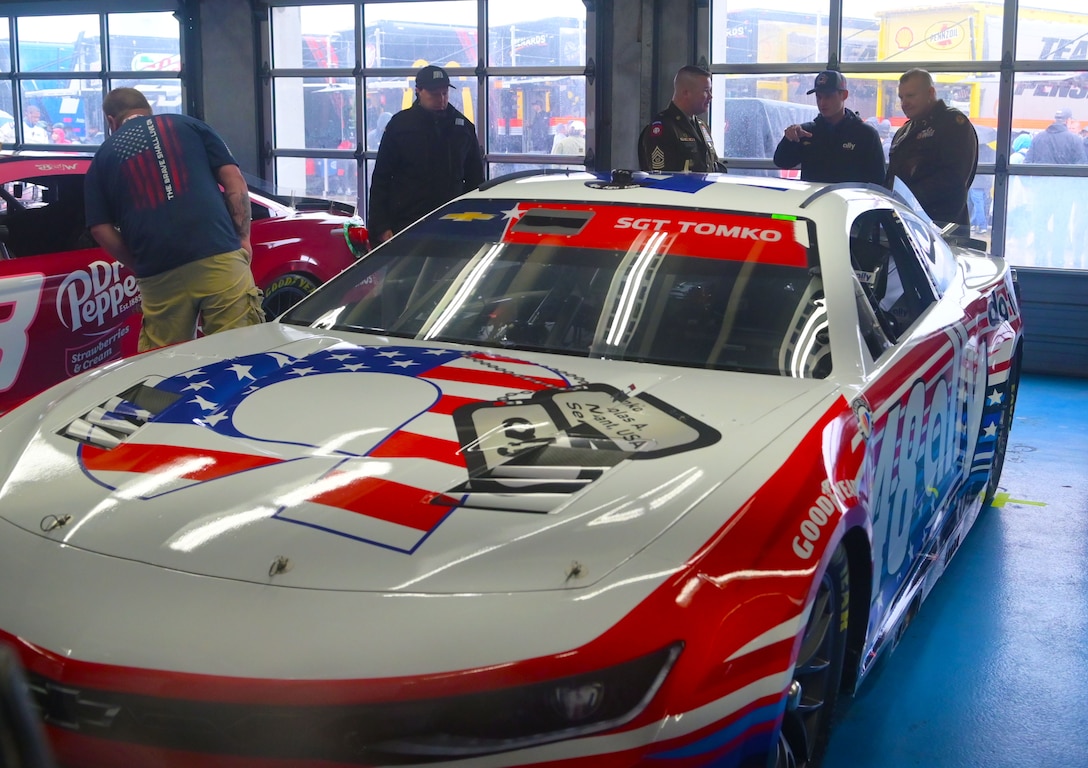 NASCAR honors fallen service members