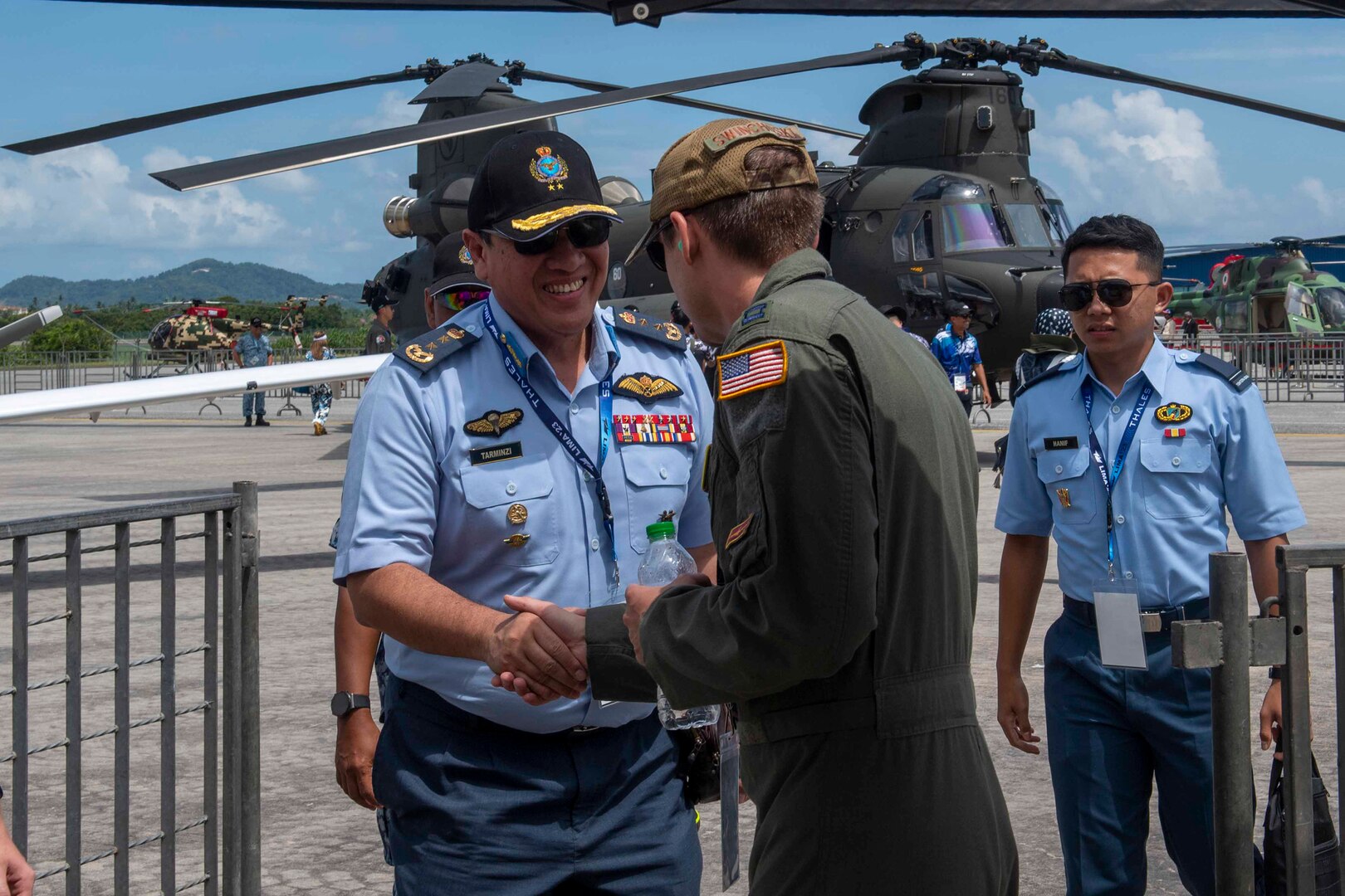 美国海军部队参加马来西亚的 LIMA 2023 > 美国印太司令部 > 2015