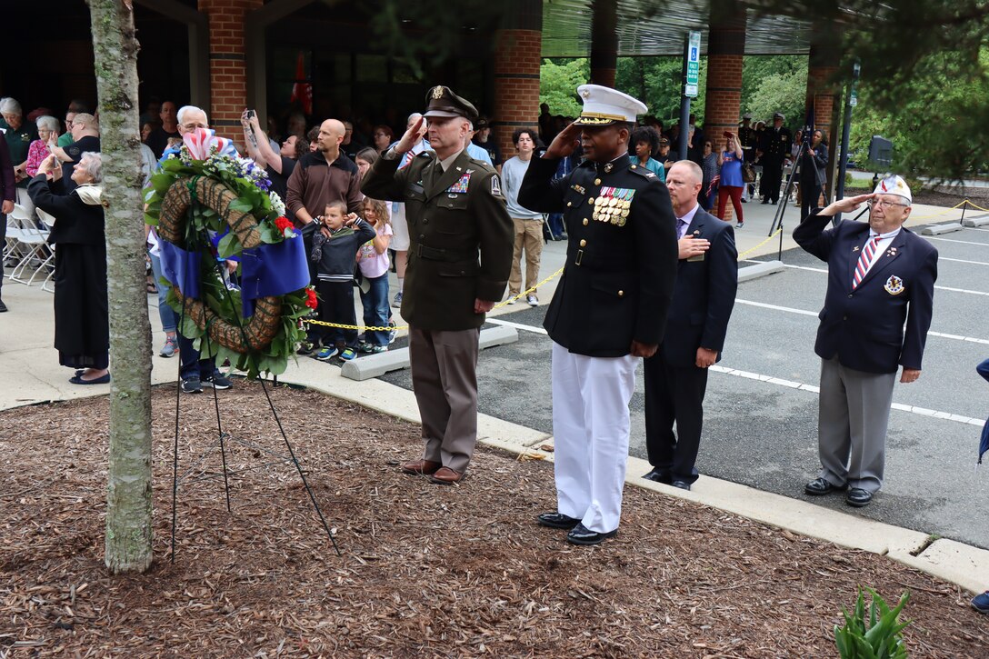 Ring delivers keynote address at Quantico National Cemetery ceremony