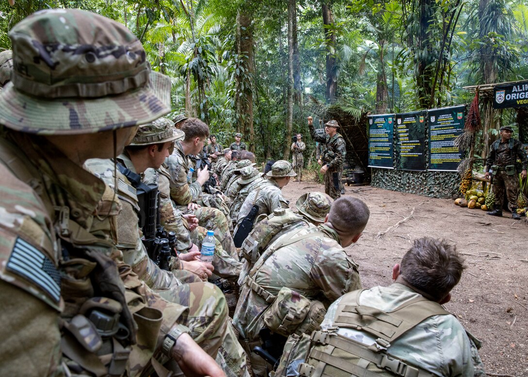 Brazilian Army jungle instructors teach Soldiers assigned to the 101st Airborne Division (Air Assault), Army South and New York National Guard on a basic Brazilian jungle familiarization course.