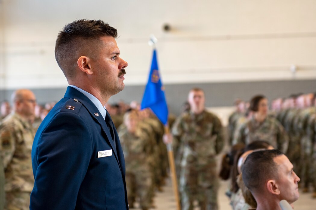 Powers takes command of the 121st ARW