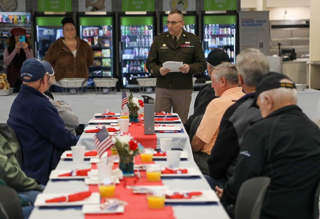 Army Reserve leader honors veterans
