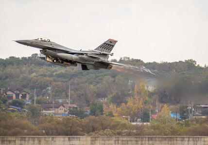 Photo of a U.S. Air Force F-16 Fighting Falcon