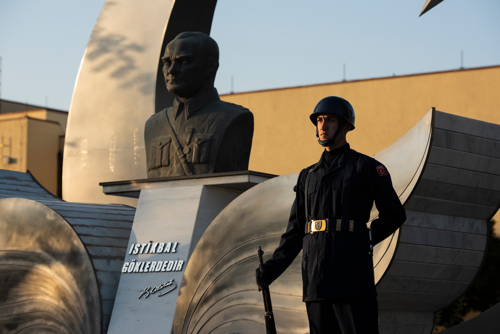 Military members attend Turkish leader memorial