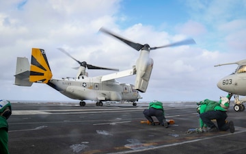 A CMV-22B Osprey VRM-30 takes off from USS Carl Vinson (CVN 70) during Multi-Large Deck Event.