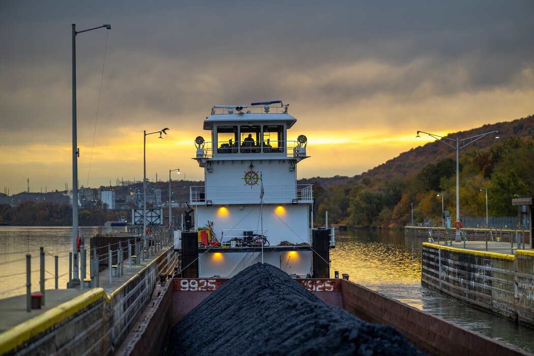 Public affairs specialists from across the Great Lakes and Ohio River Division came to the Pittsburgh District to train on their photography and multimedia skills during the first regional visual storytelling workshop hosted by the district’s public affairs office.